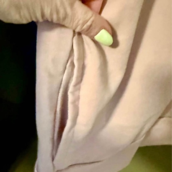 women’s under Armour sweatshirt new without tags - Picture 3 of 3